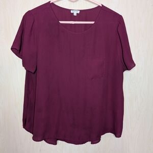 Casual Minalmist Lily White Deep Burgundy Short Sleeve Top